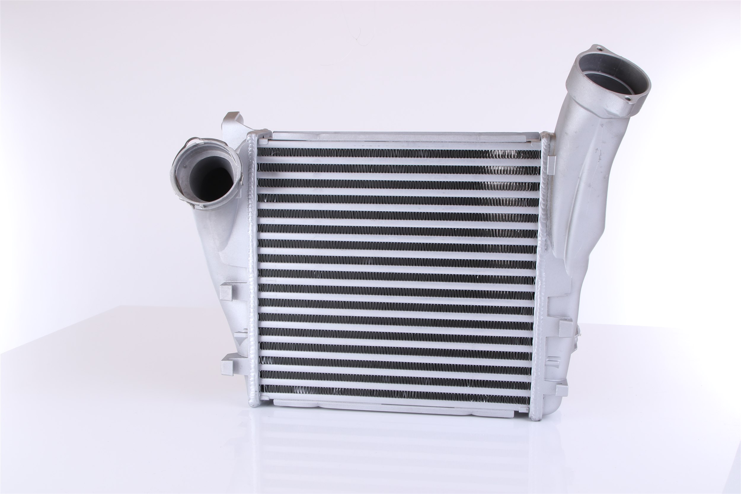 Интеркулер 7L5145804B NISSENS 96276 VOLVO, PORSCHE