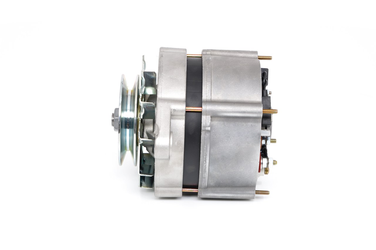 Lichtmaschine 0 120 469 037 BOSCH 60187584 IVECO