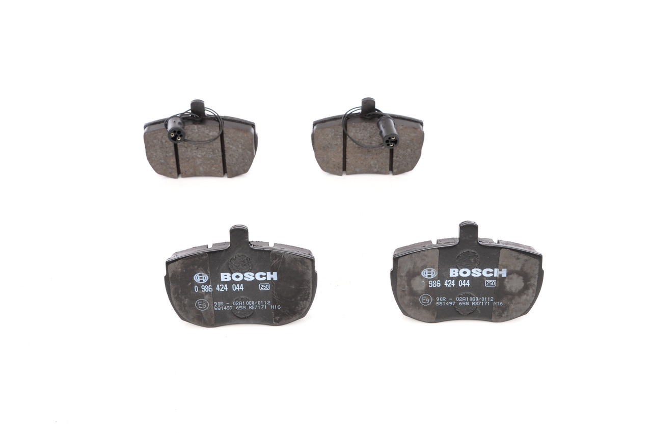 BP019 BOSCH 0986424044 Pastilla de freno Daily I Camión de plataforma/Chasis costo delanteras y traseras