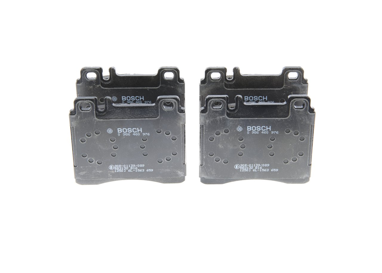 Bremsbeläge A 002 420 1220 BOSCH 0986460976 MERCEDES-BENZ