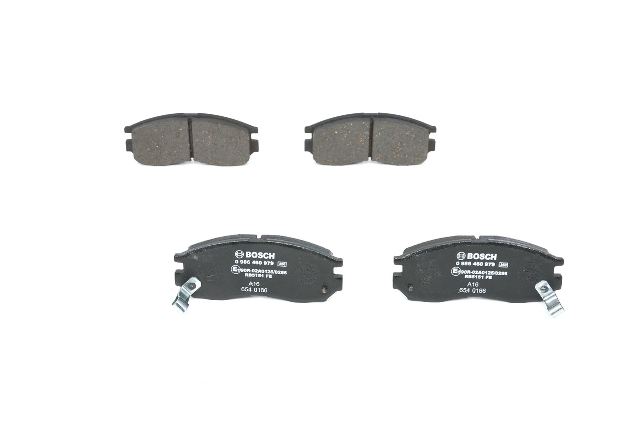 Bremsbeläge 0 986 460 979 BOSCH AY040MT004 NISSAN, MITSUBISHI, INFINITI