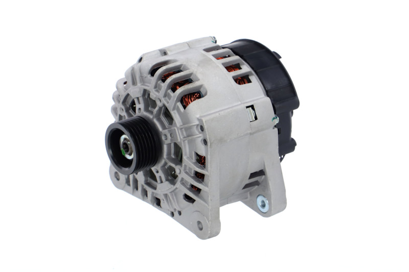 Alternator SG12B030 REMANTE 011-003-000390R OPEL