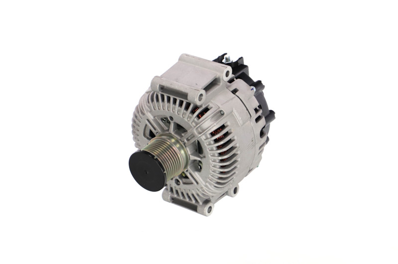 Alternator TG17C030B REMANTE 011-003-000961R MERCEDES-BENZ