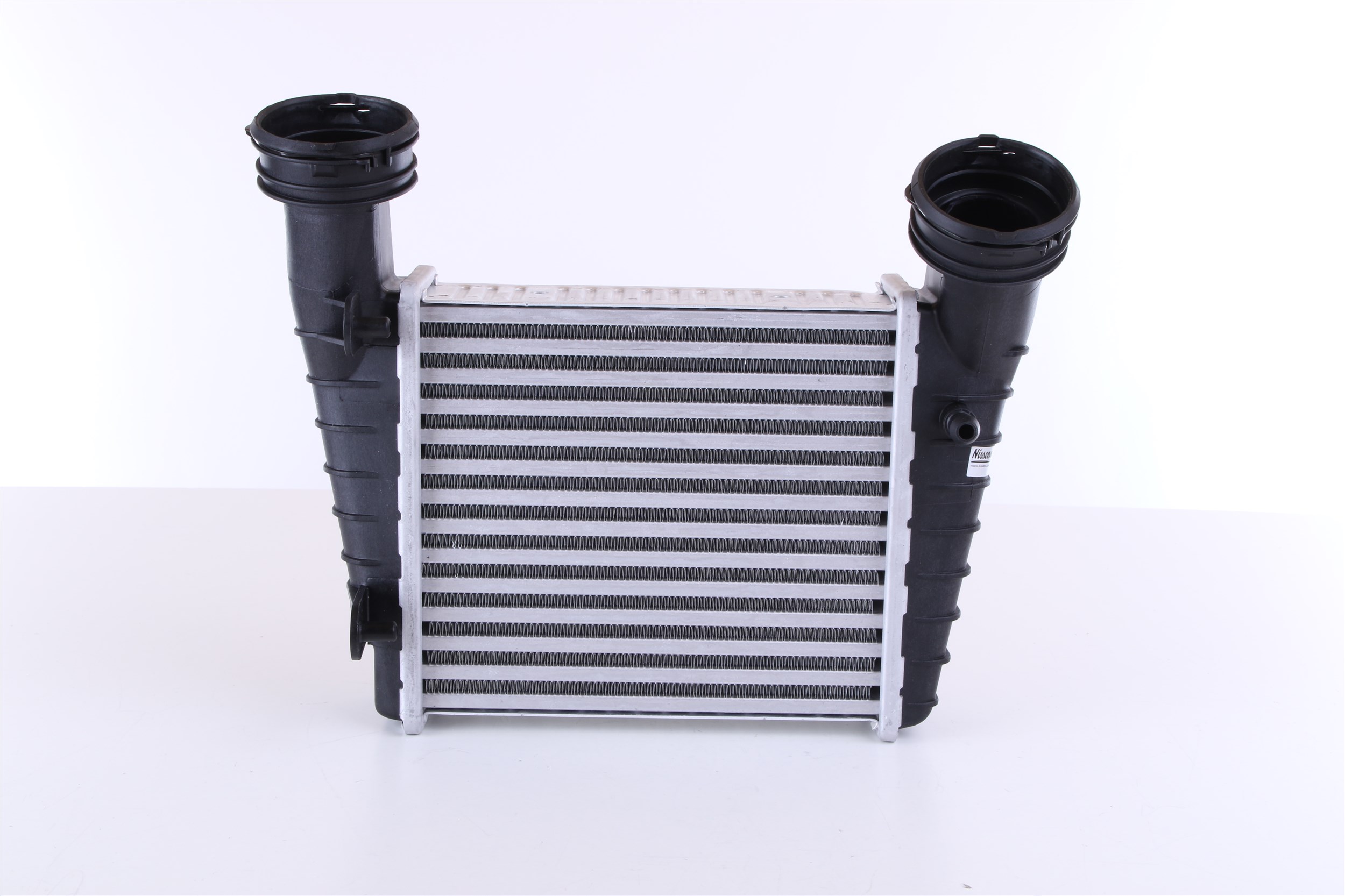 NISSENS 96680 Intercooler