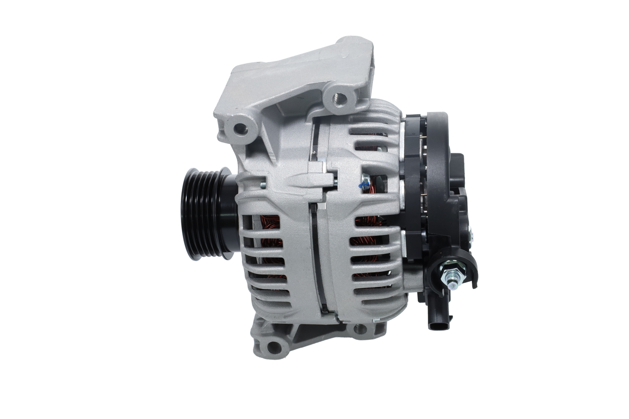 Lichtmaschine 1 986 A00 825 BOSCH 1276273 STEYR