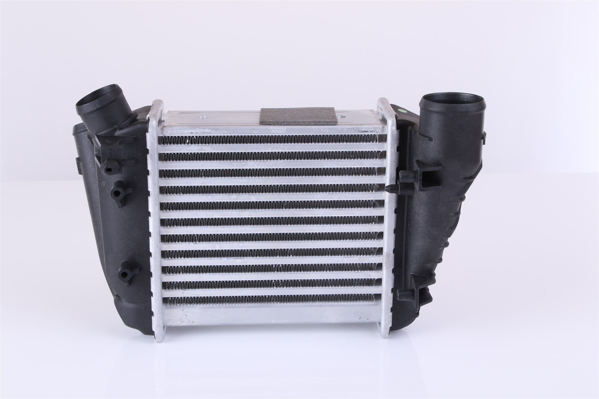 NISSENS 96678 Intercooler