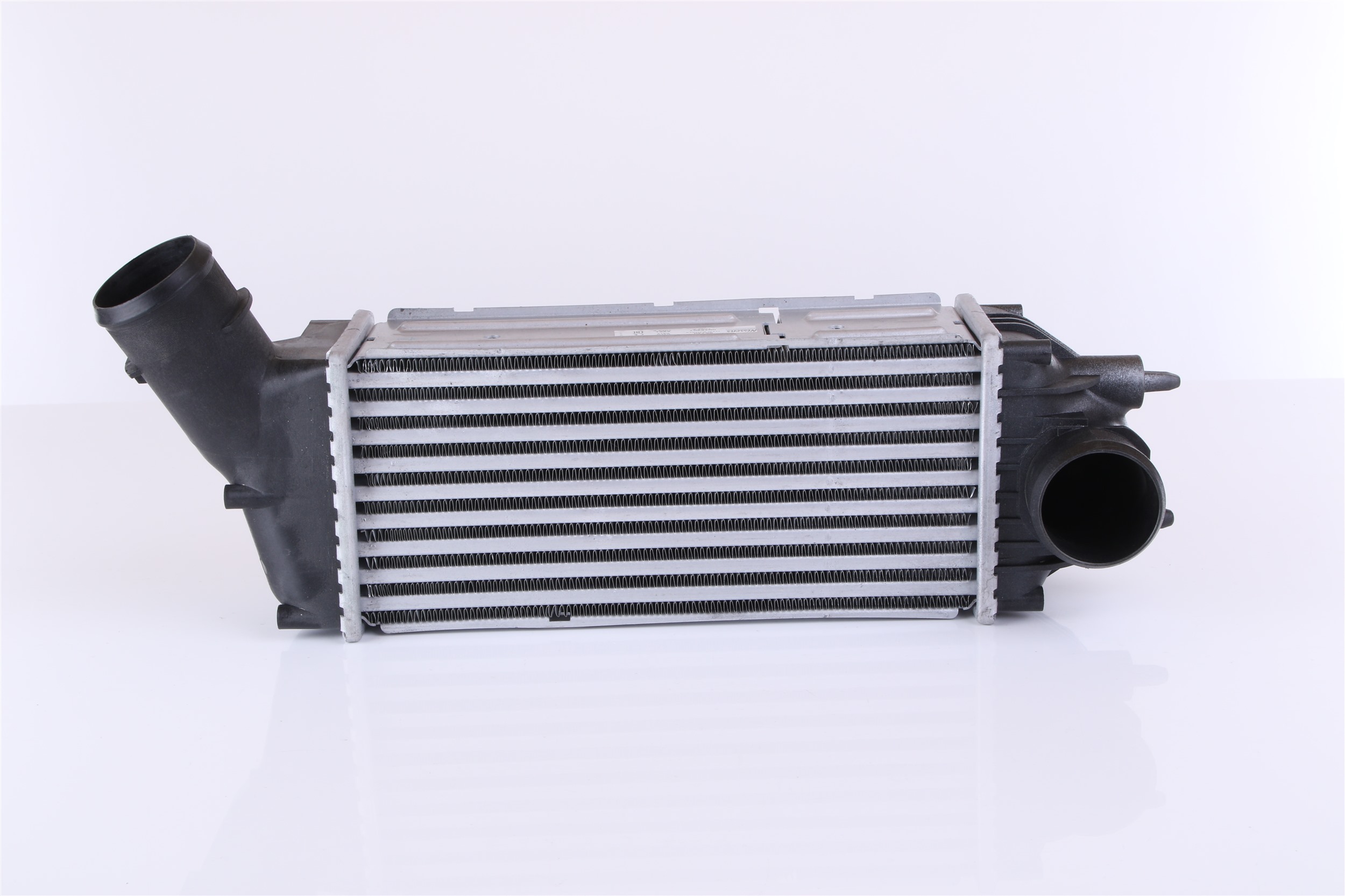Интеркулер 0384 G4 NISSENS 96720 PEUGEOT, VOLVO, CITROЁN, DS