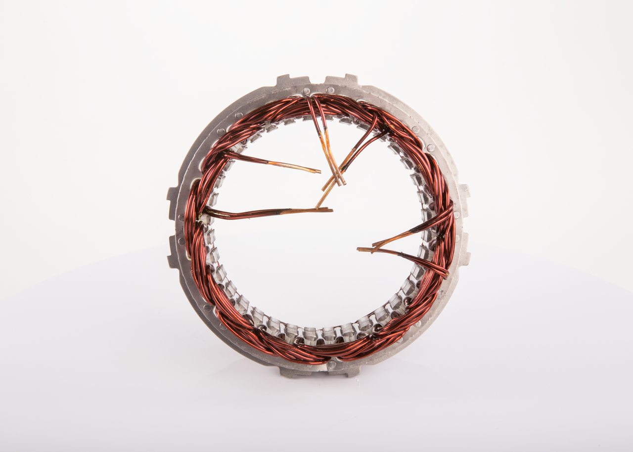 BOSCH F 00M 120 104 Stator, Lichtmaschine