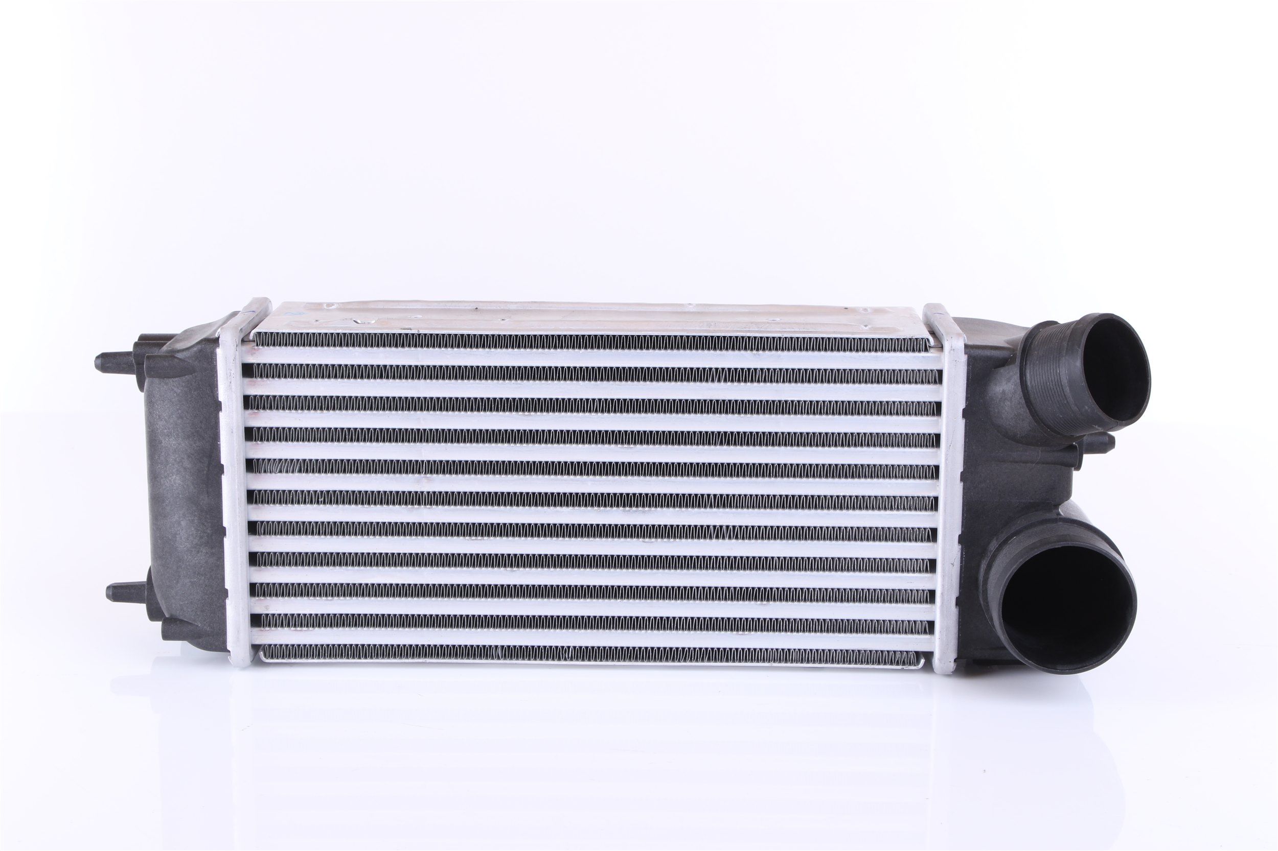 Интеркулер 15 74 923 NISSENS 96228 VW, FORD, VOLVO